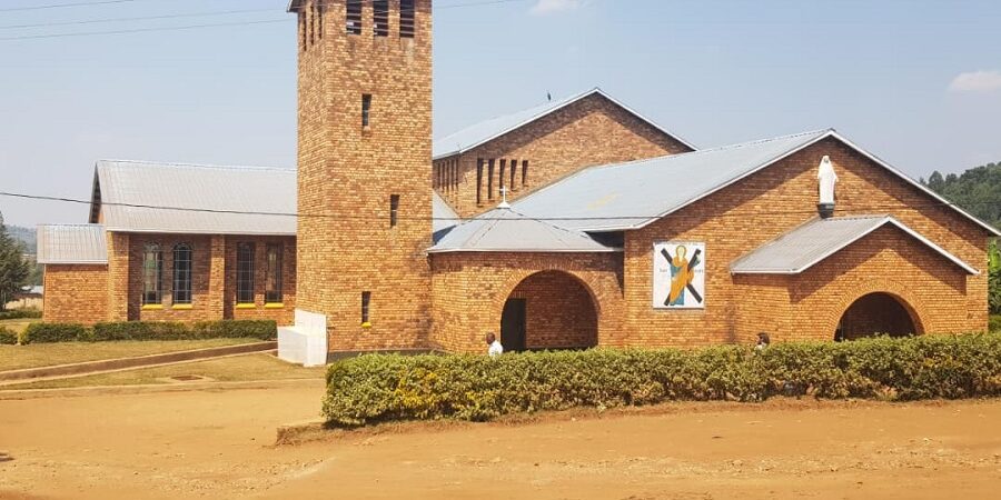Paroisse Nyumba aho Rwamucyo ashinjwa gutaba imirambo y’abatutsi yifashishije Kateripilari